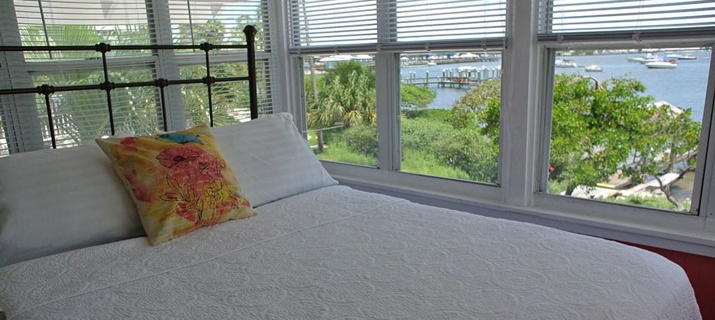 Charming Bungalows bedroom